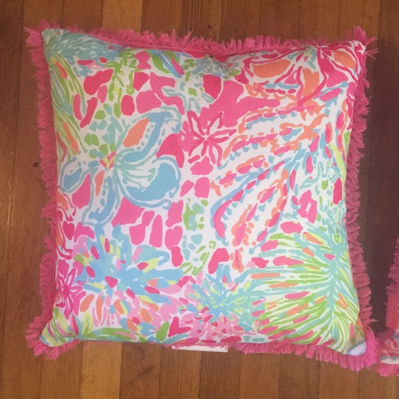 Lilly Pulitzer Other - Lilly Pulitzer Indoor/outdoor pillow